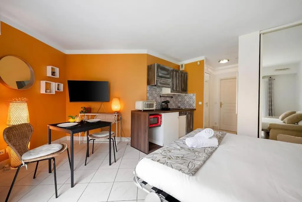 Apartment Victoria Beach - Charmant Studio Hyper Centre Ville De Menton - Mer Au Pied De L'Immeuble