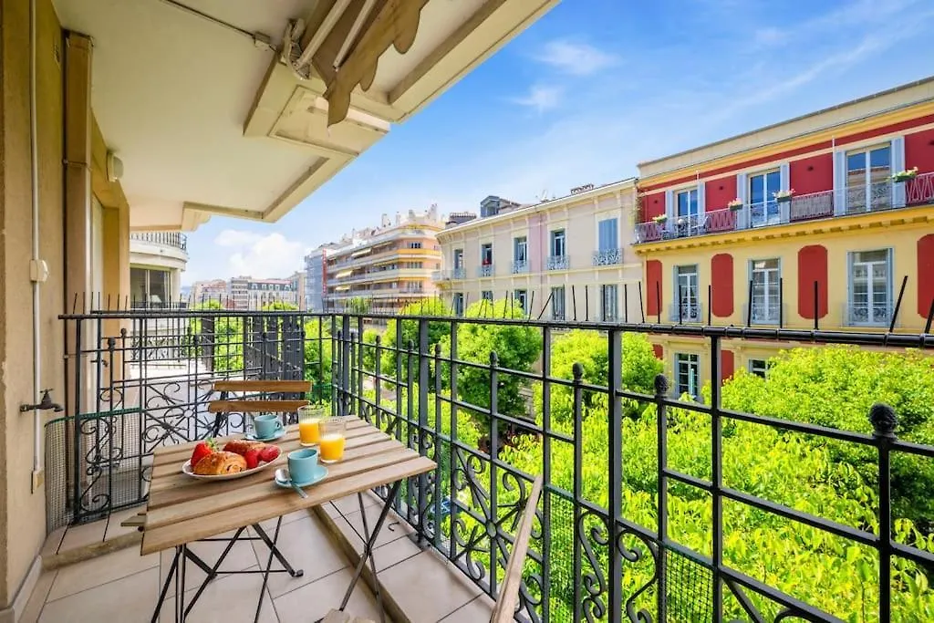 Apartment Victoria Beach - Charmant Studio Hyper Centre Ville De Menton - Mer Au Pied De L'Immeuble